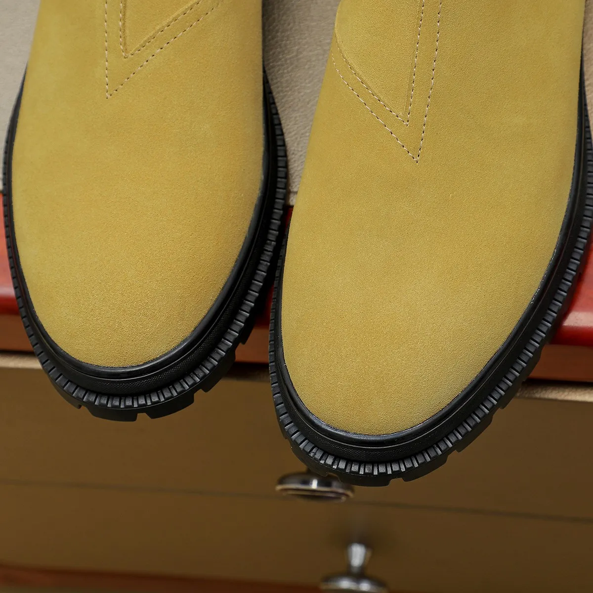 Ex-factory price: 480⌚️⌚️"Dior" Gaobang short boots⚠️⚠️Top purchasing agent🔍🔍Men's 2023HK counters are on sale simultaneously. Sole: The original sole is specially provided by the original factory. The exclusive movable molded sole is super comfortable. The original factory and the single product are handmade🔍🔍. The details determine the quality. We only make shoes with care. You can enter and exit the counter at will. Welcome to compare. 🇮🇹Size: 38-444️⃣Colors available